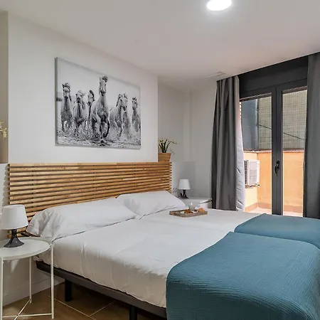 Ab Besos River アパート