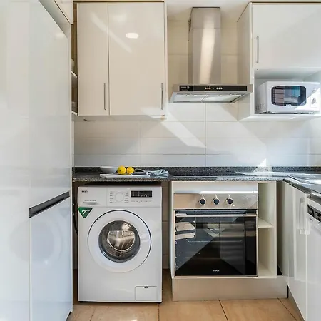 Ab Besos River Apartman