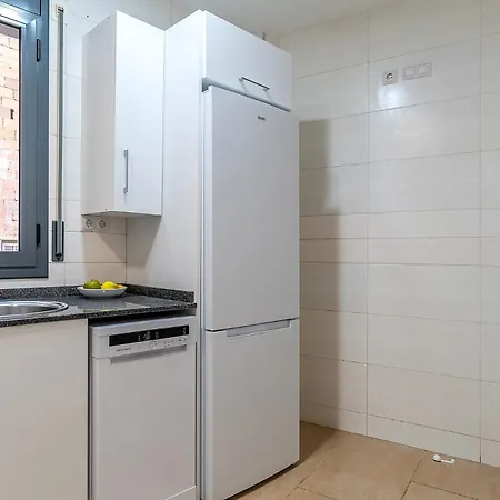 Ab Besos River Apartman *